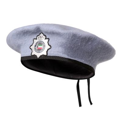 قبعة عسكرية للجيش من الصوف الأزرق الفاتح مع شارة