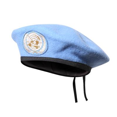 قبعة عسكرية من صوف الأمم المتحدة باللون الأزرق